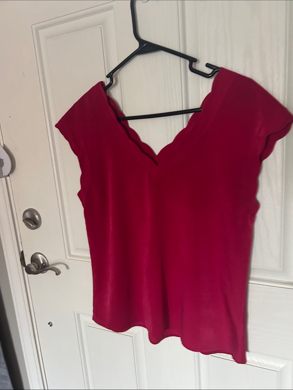 Express Scalloped V-Neck Blouse in Deep Pink